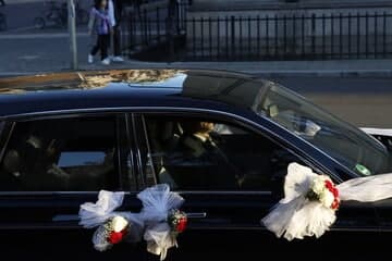 Wedding taxi service provided by Bookmaxivan